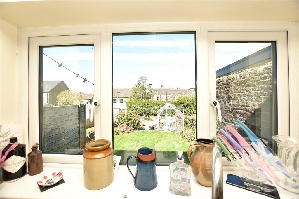 Property photo 2 of 21 Kitchen View