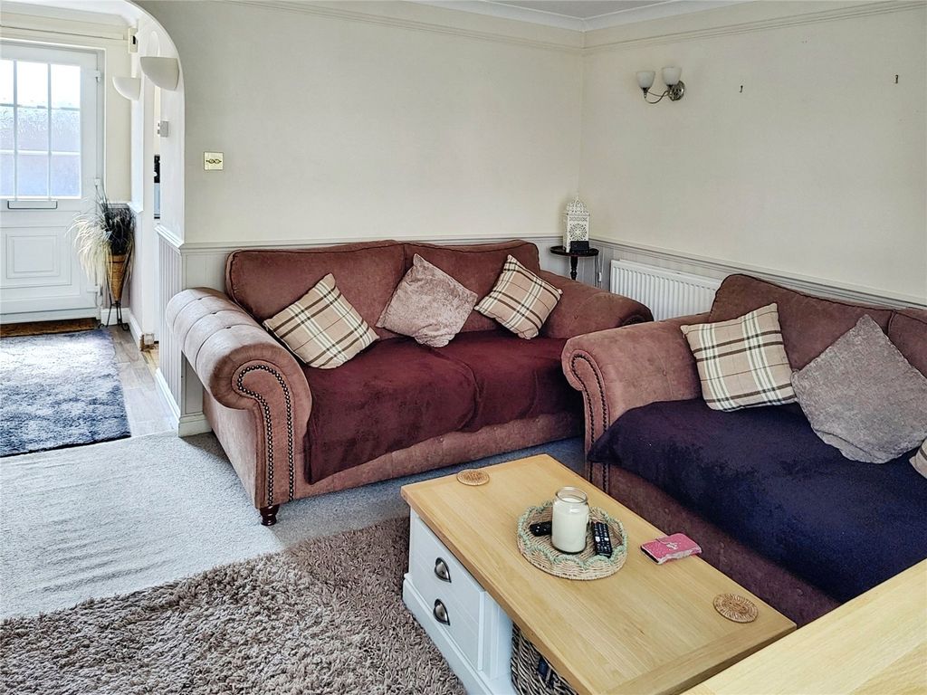 Property photo 3 of 15 Lounge