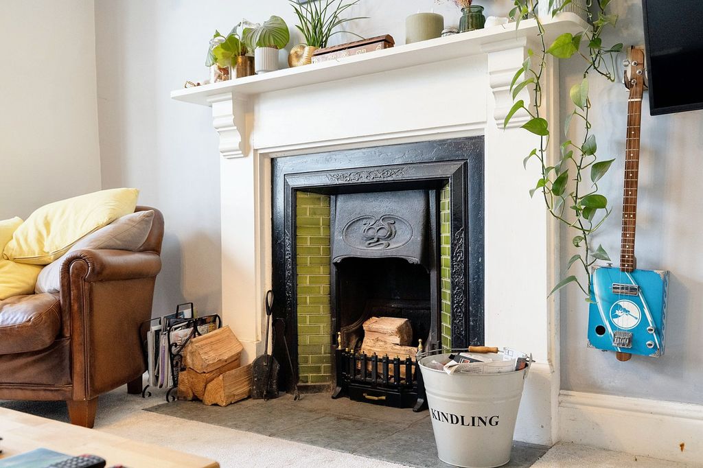Property photo 3 of 25 Fireplace