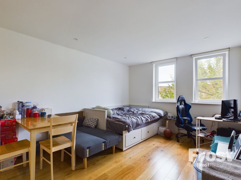 Property photo 3 of 9 Picture No. 12