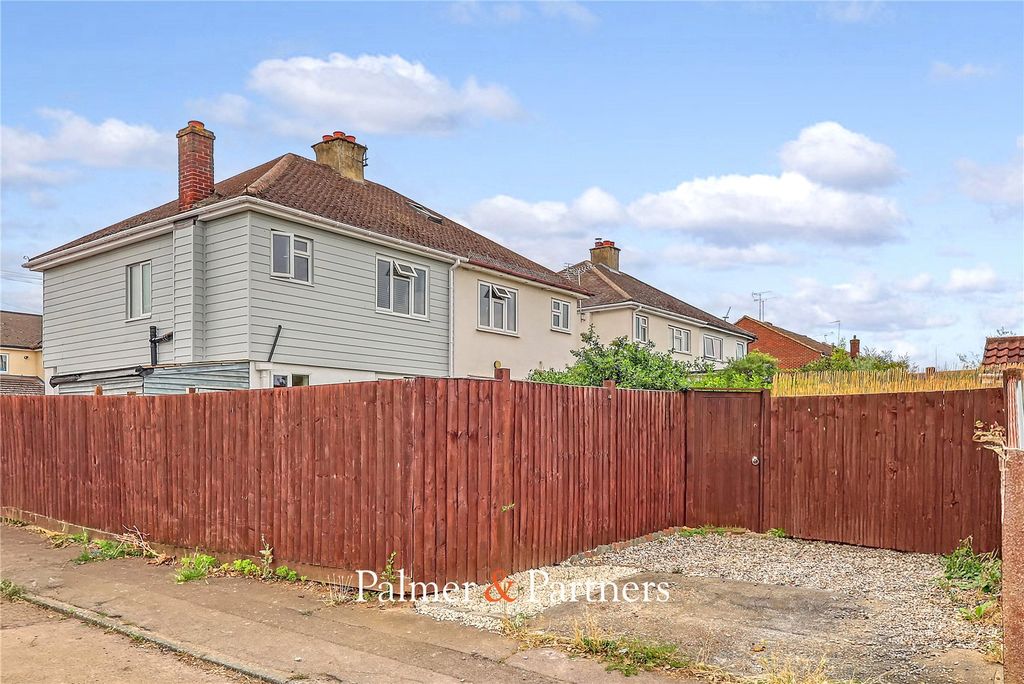 Property photo 2 of 28 Picture No. 32