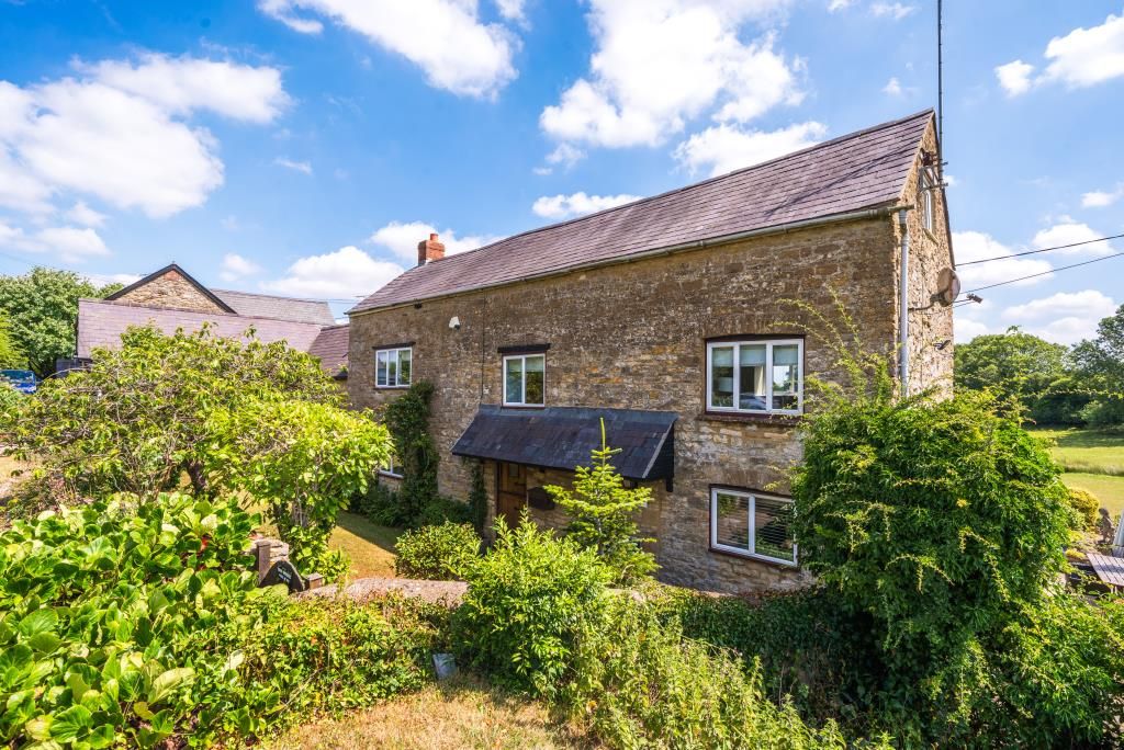 Property photo 1 of 19 External View