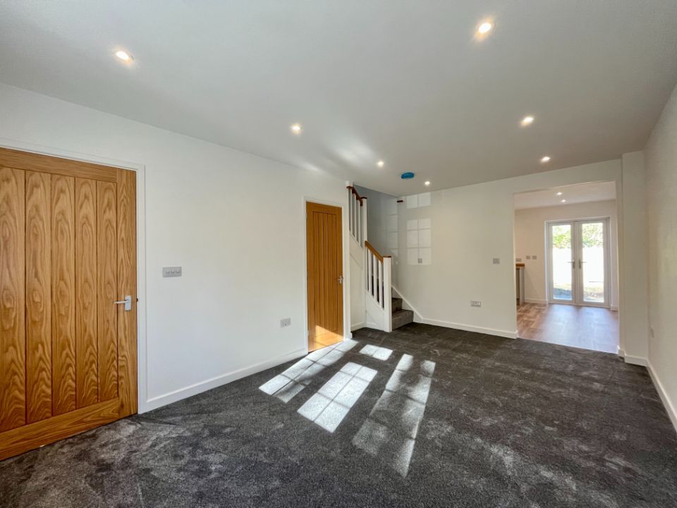 Property photo 2 of 11 2