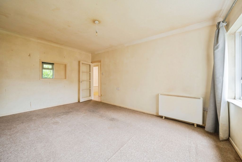 Property photo 3 of 32 Pbox-Img.Jpg