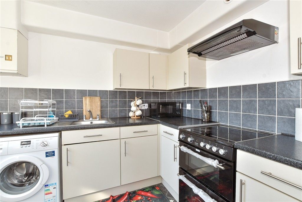 Property photo 2 of 11 Kitchen