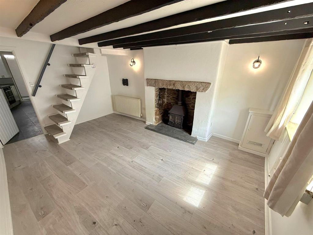 Property photo 3 of 18 Sitting Room 1.Jpg