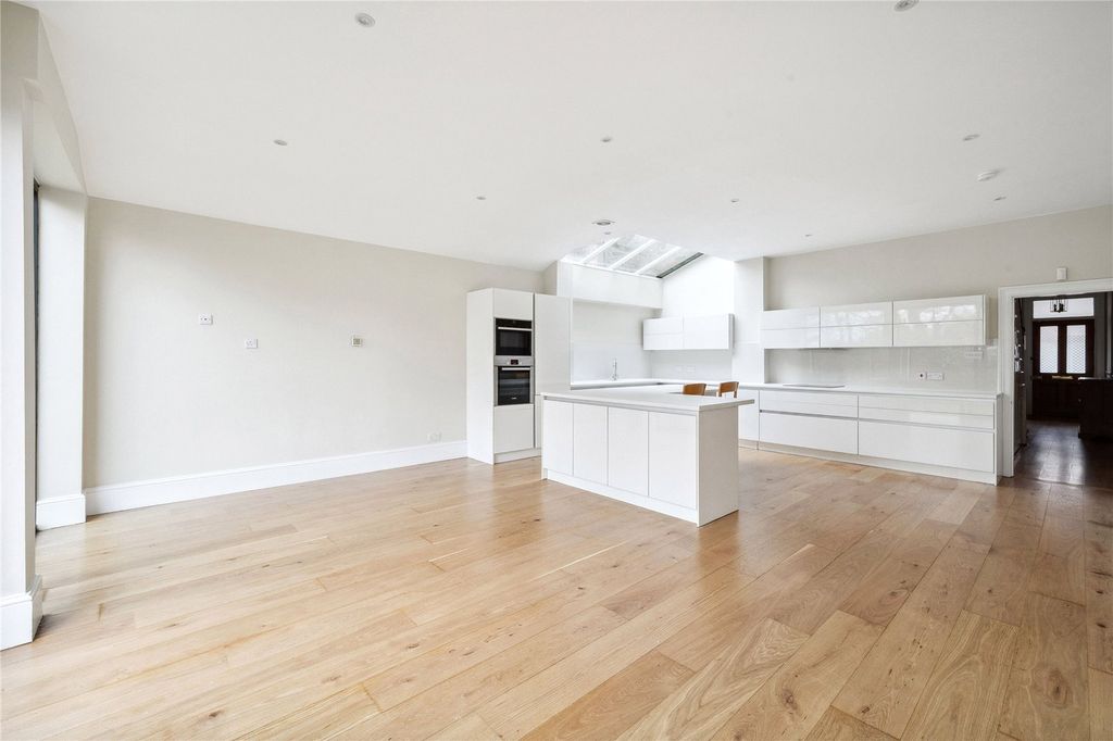 Property photo 2 of 11 Picture No. 05