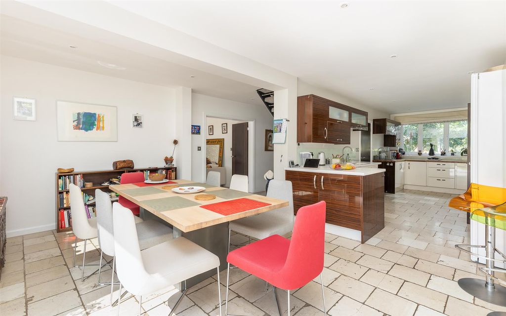 Property photo 3 of 38 Kitchen/Diner