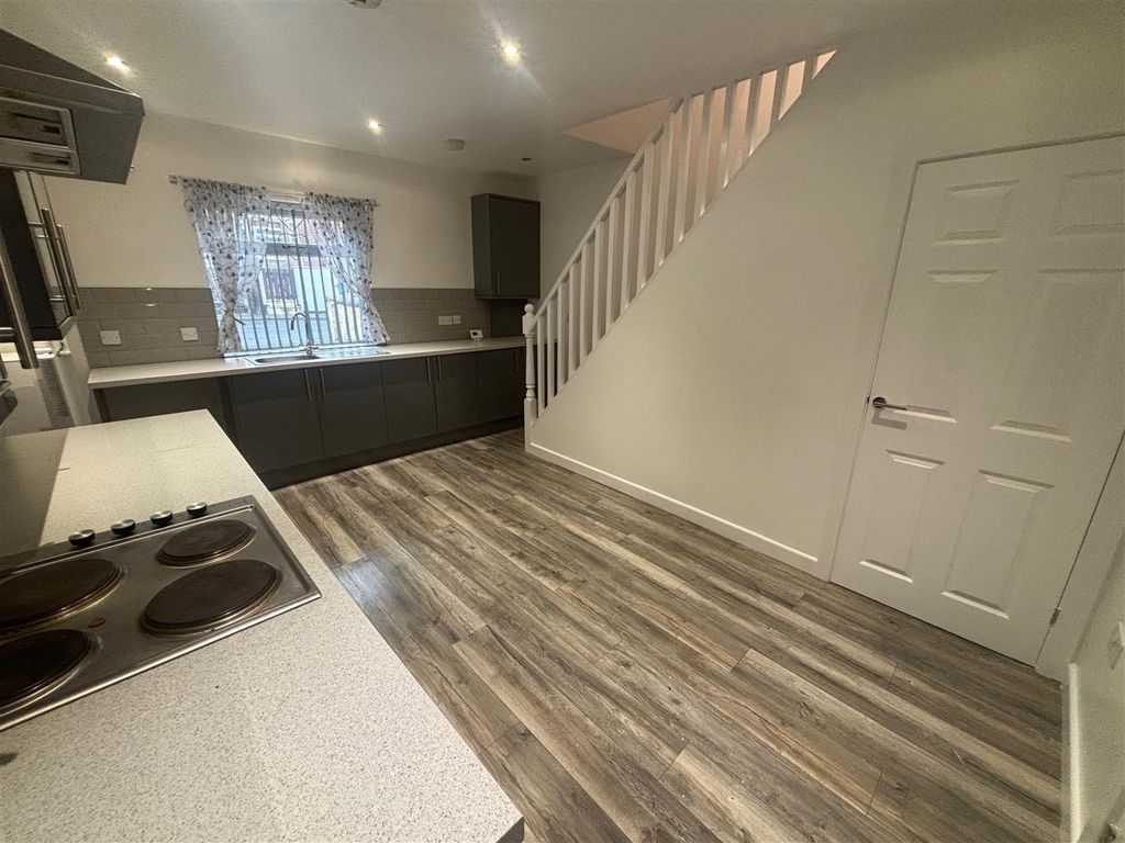 Property photo 3 of 8 3.Jpeg