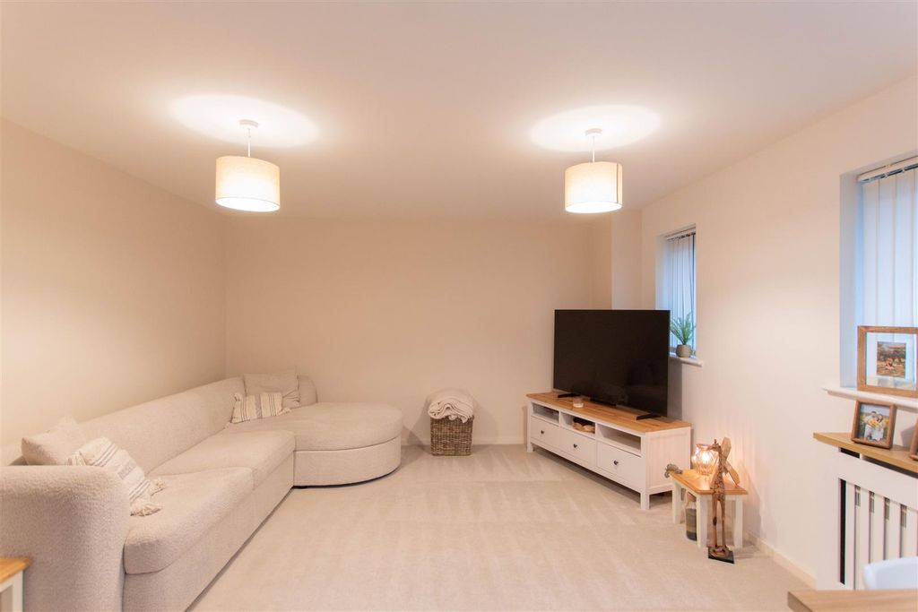 Property photo 2 of 8 Img_1606.Jpg