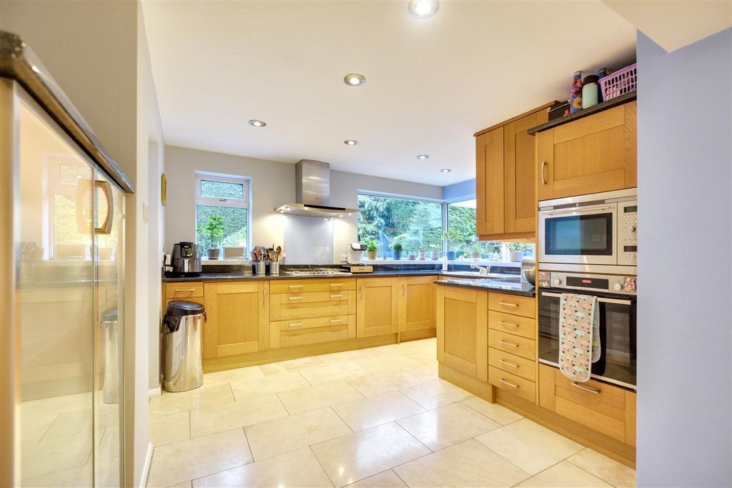 Property photo 3 of 44 Kitchen_1.Jpeg