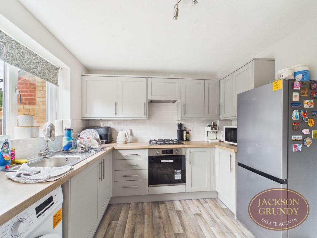 Property photo 3 of 7 Muncaster Gardens