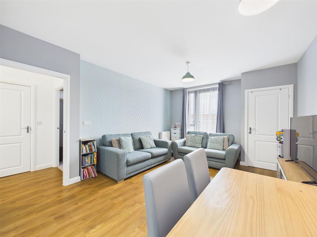 Property photo 3 of 15 Cam02885G0-Pr0575-Still010.Jpg