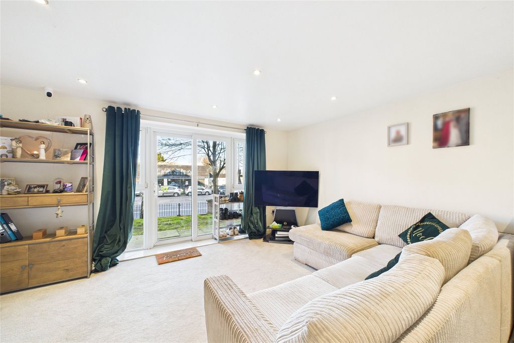 Property photo 3 of 6 Picture No. 04