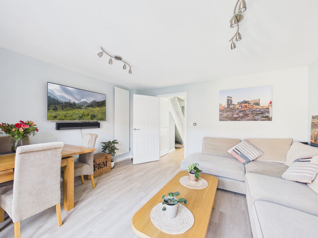 Property photo 3 of 17 Reception 2