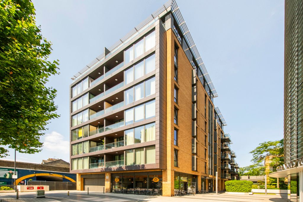 Property photo 2 of 8