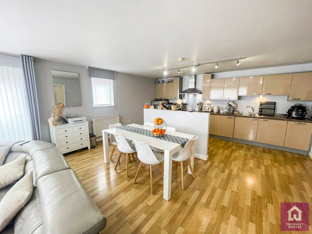 Property photo 3 of 19 Picture No. 29