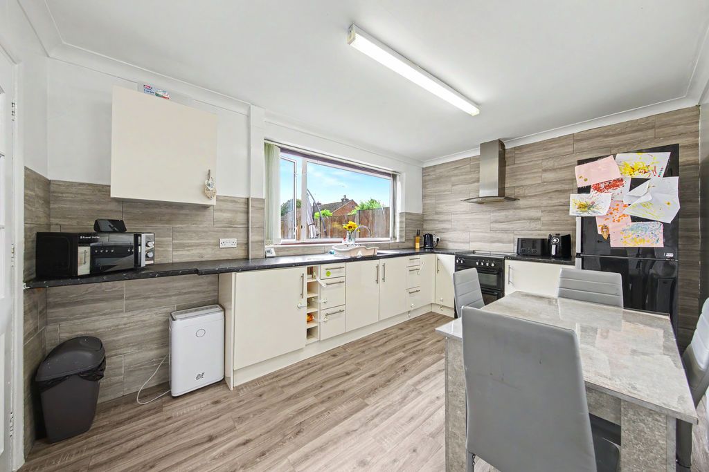 Property photo 3 of 22 Kitchen
