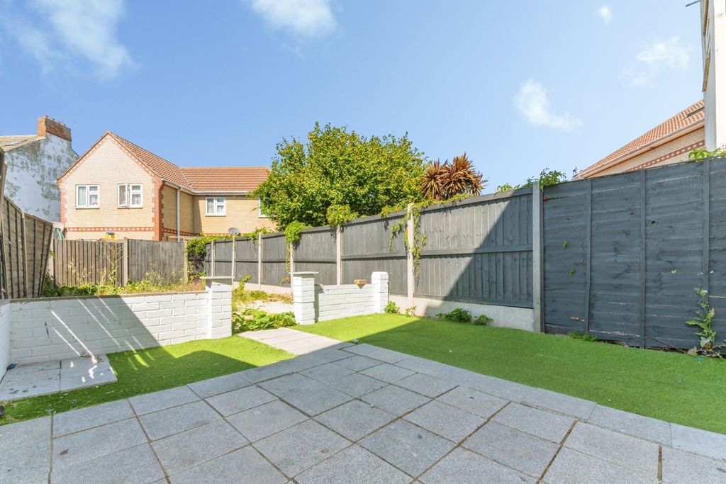 Property photo 1 of 10 Garden