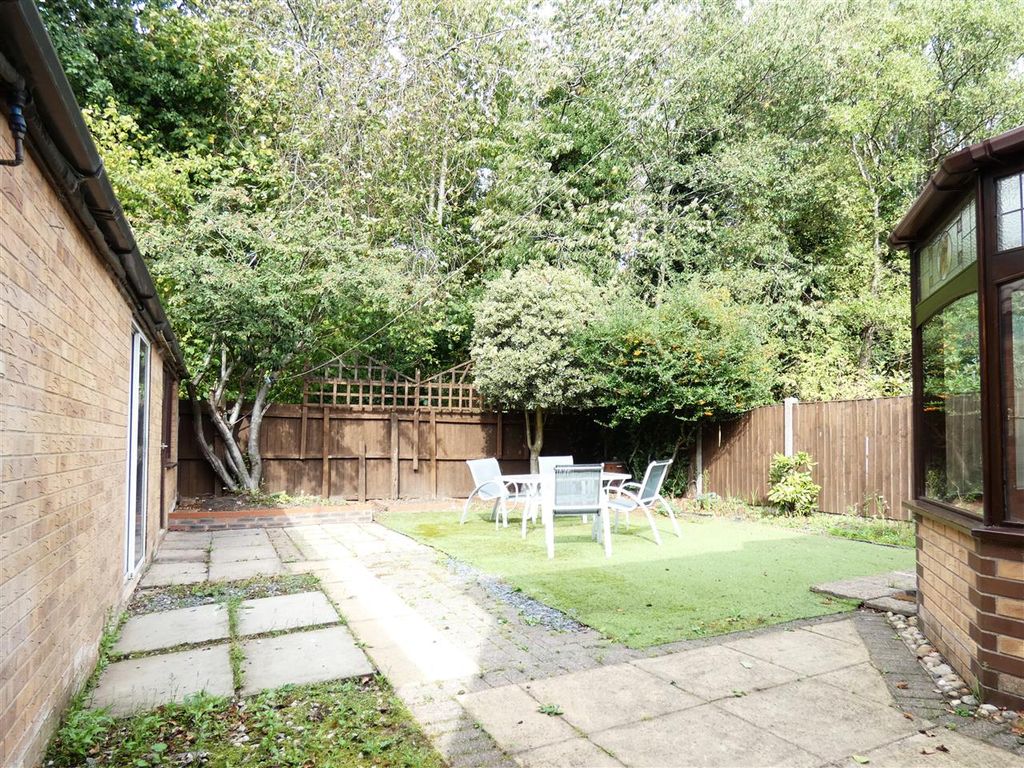 Property photo 2 of 20
