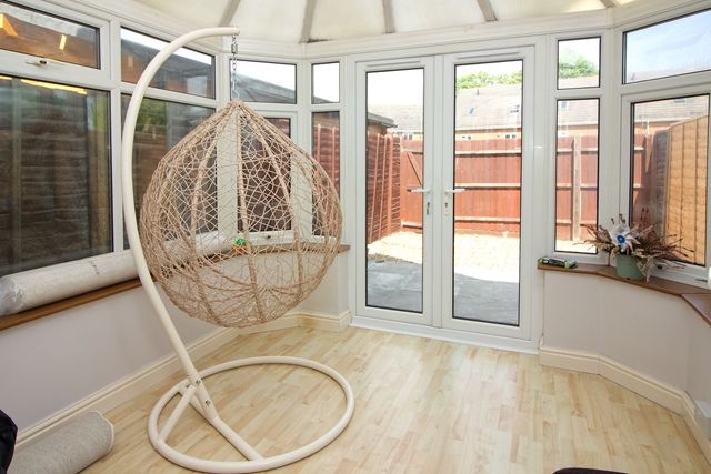 Property photo 3 of 11 Conservatory