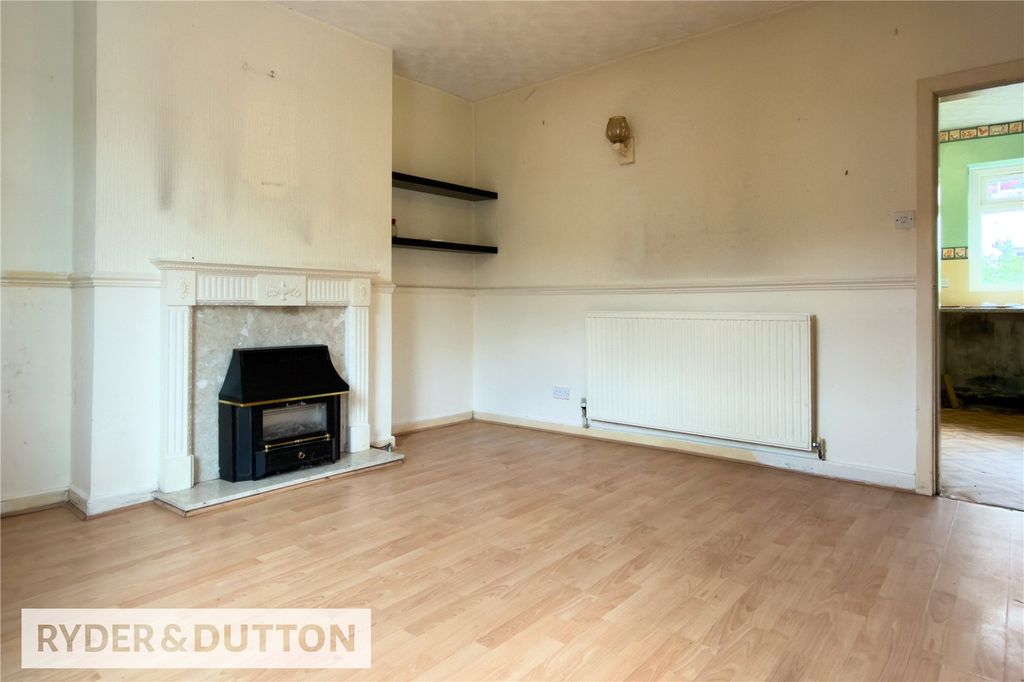 Property photo 3 of 17 Living Room