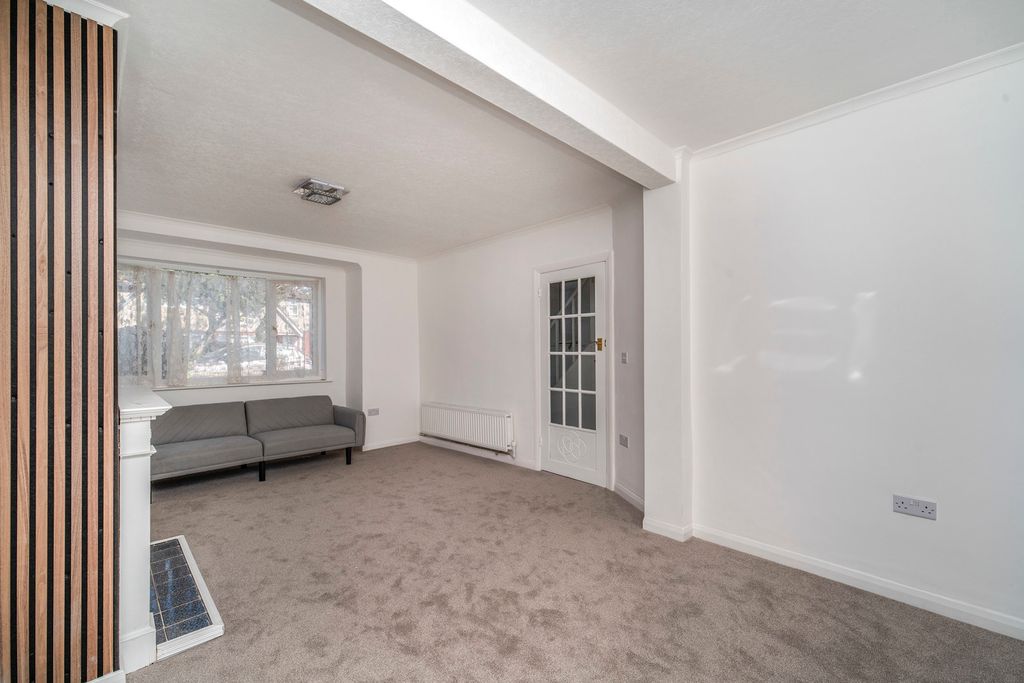 Property photo 2 of 12 Pbox-Img.Jpg