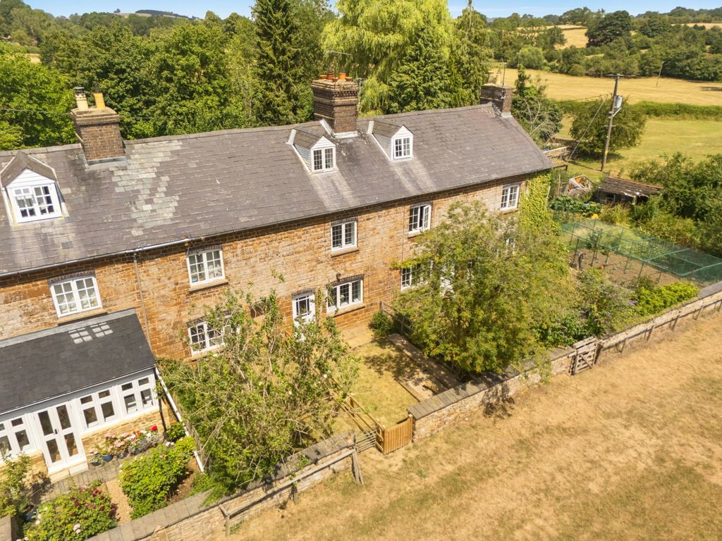 Property photo 1 of 32