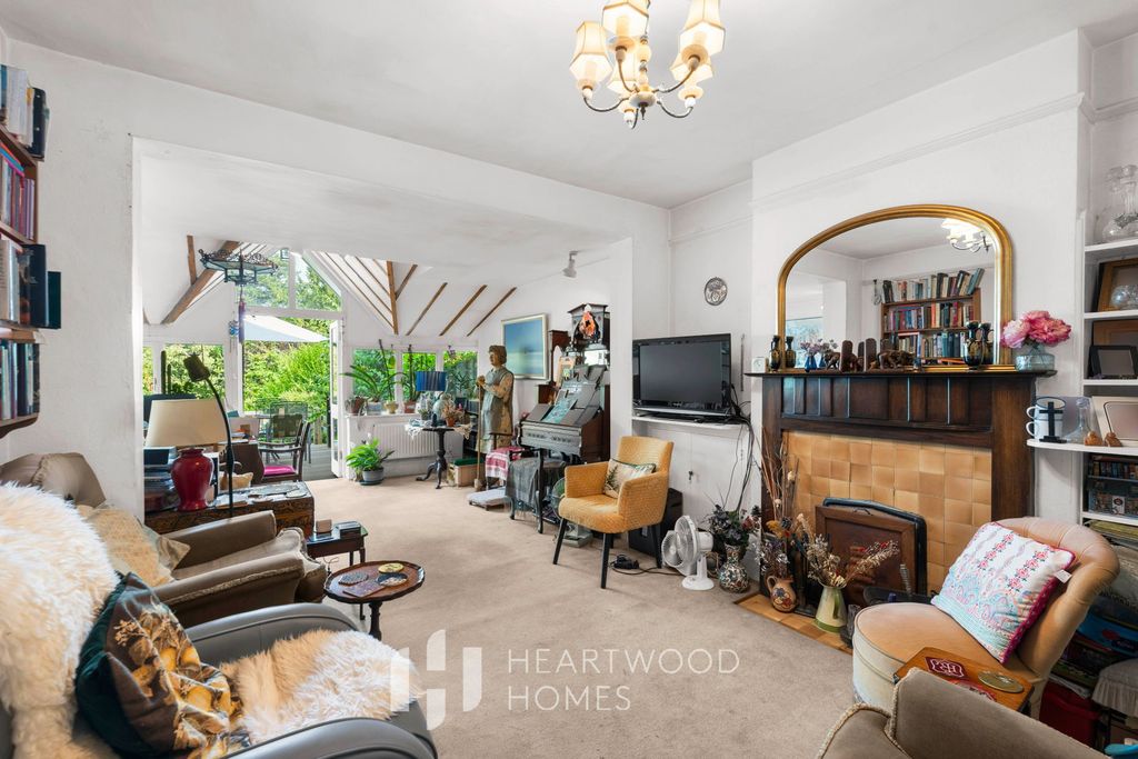 Property photo 2 of 32