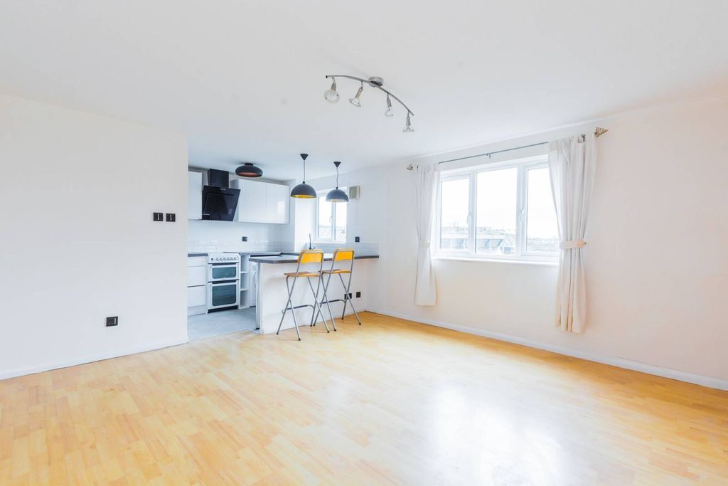 Property photo 1 of 5