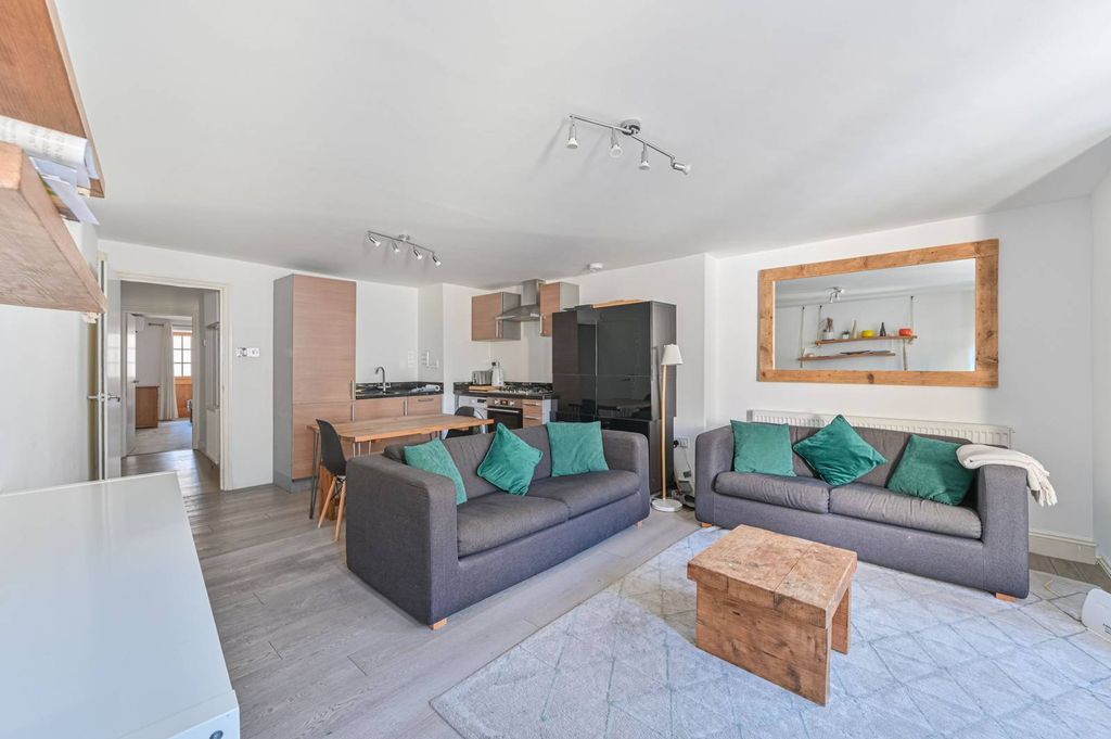 Property photo 3 of 16