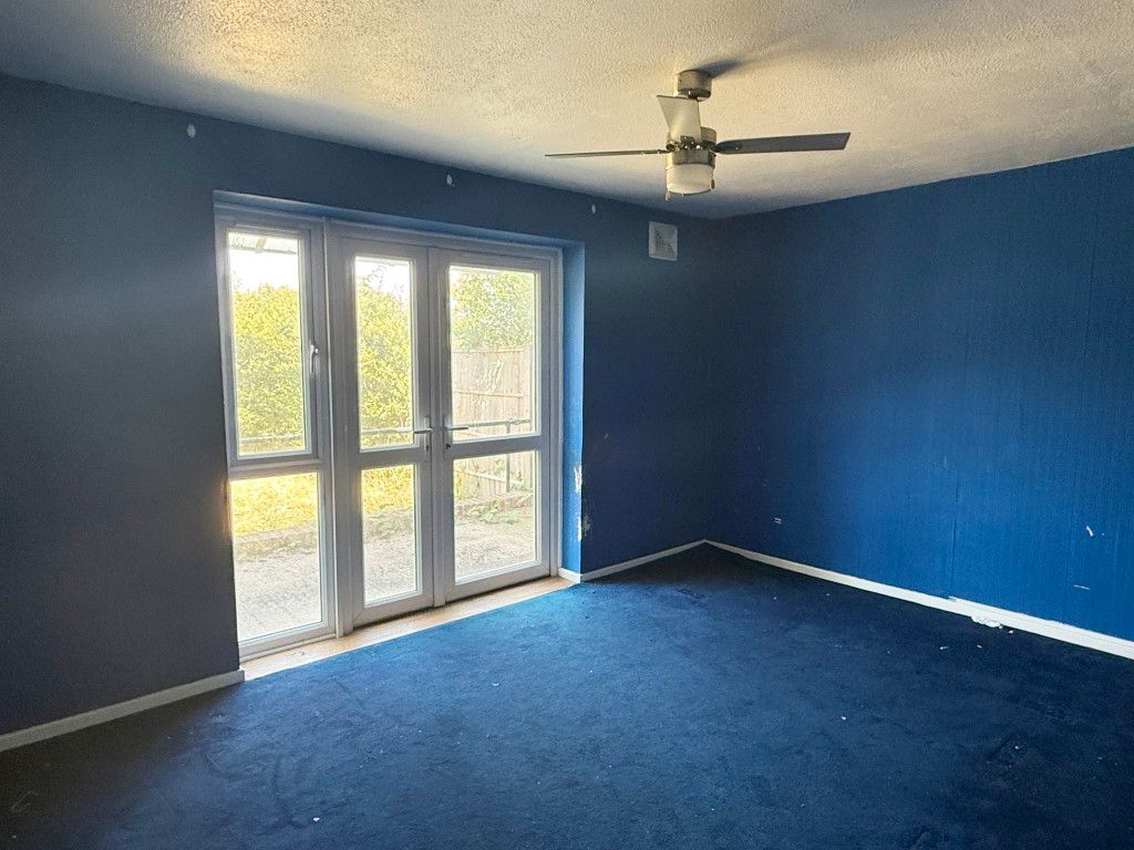 Property photo 3 of 10 Living Room In Flat In Need Of Improvement