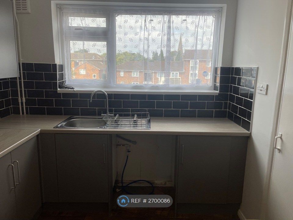 Property photo 2 of 9 Kitchen