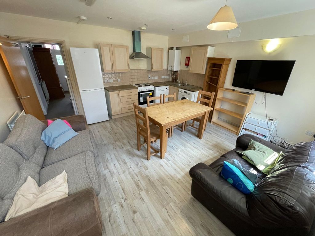 Property photo 2 of 10 Picture No. 04