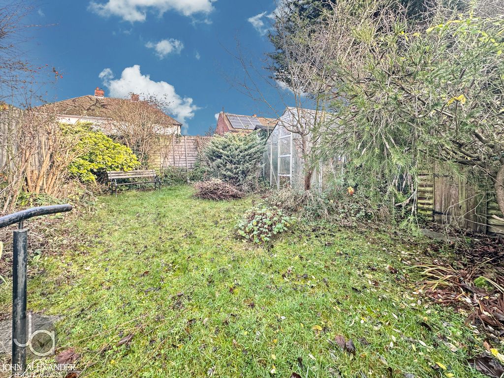 Property photo 2 of 11 20251222_132019070_0.5