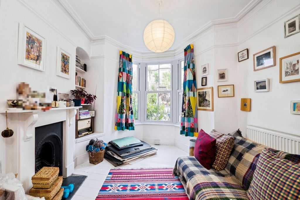 Property photo 3 of 13 Photo