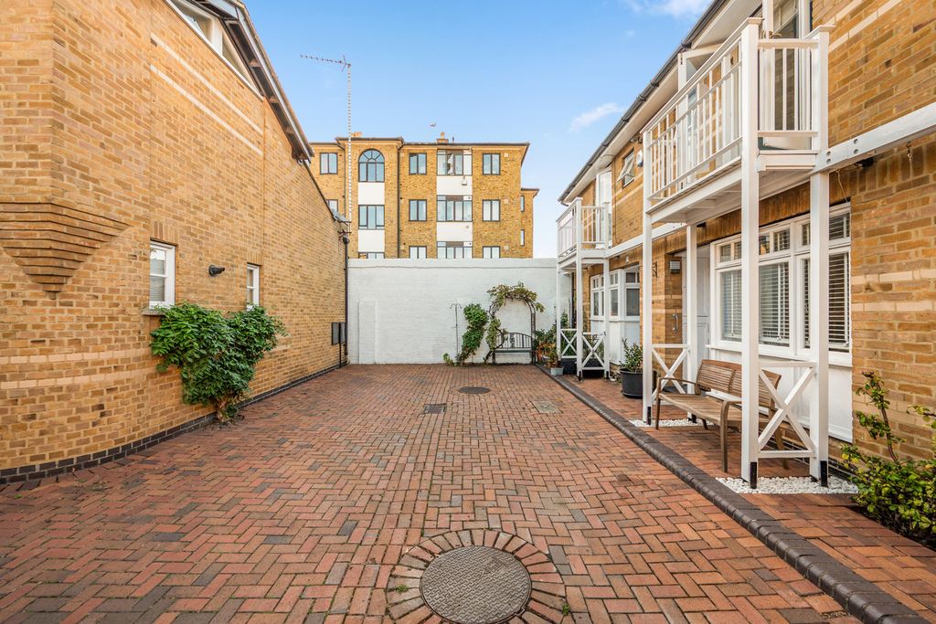 Property photo 2 of 17 Picture No. 06
