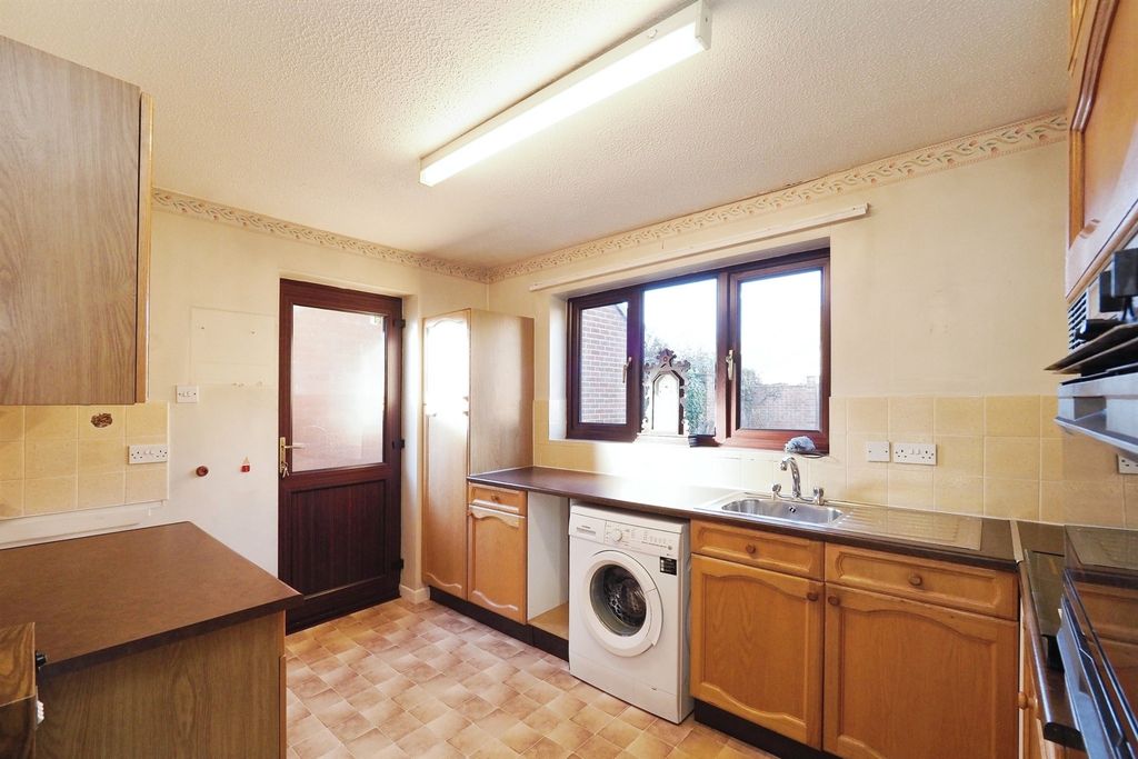 Property photo 3 of 17