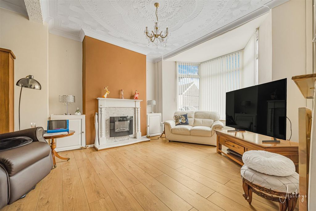 Property photo 2 of 16 Living Room/Dining Room
