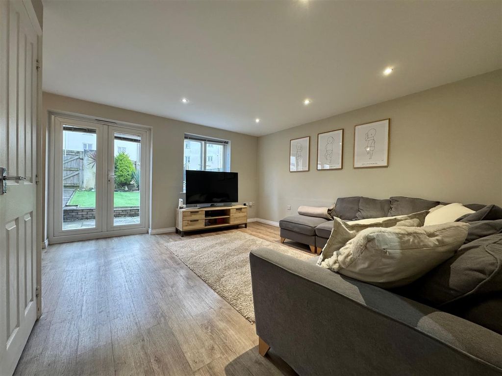 Property photo 2 of 20 Img_1409.Jpeg