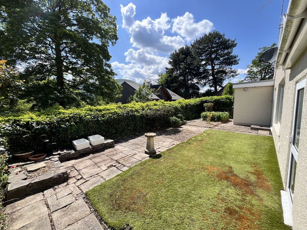 Property photo 3 of 21