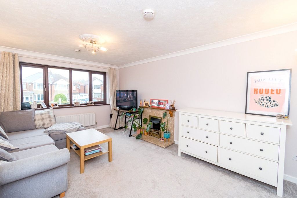 Property photo 2 of 15 Picture No. 17