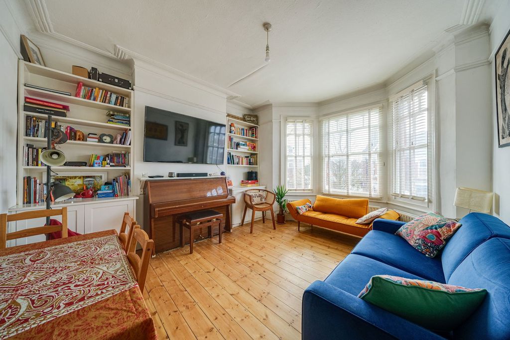 Property photo 1 of 11