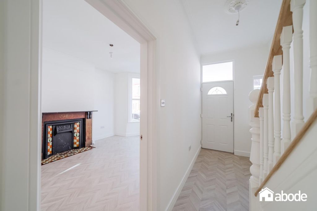 Property photo 3 of 24 Dsc02700-Hdr.Jpg