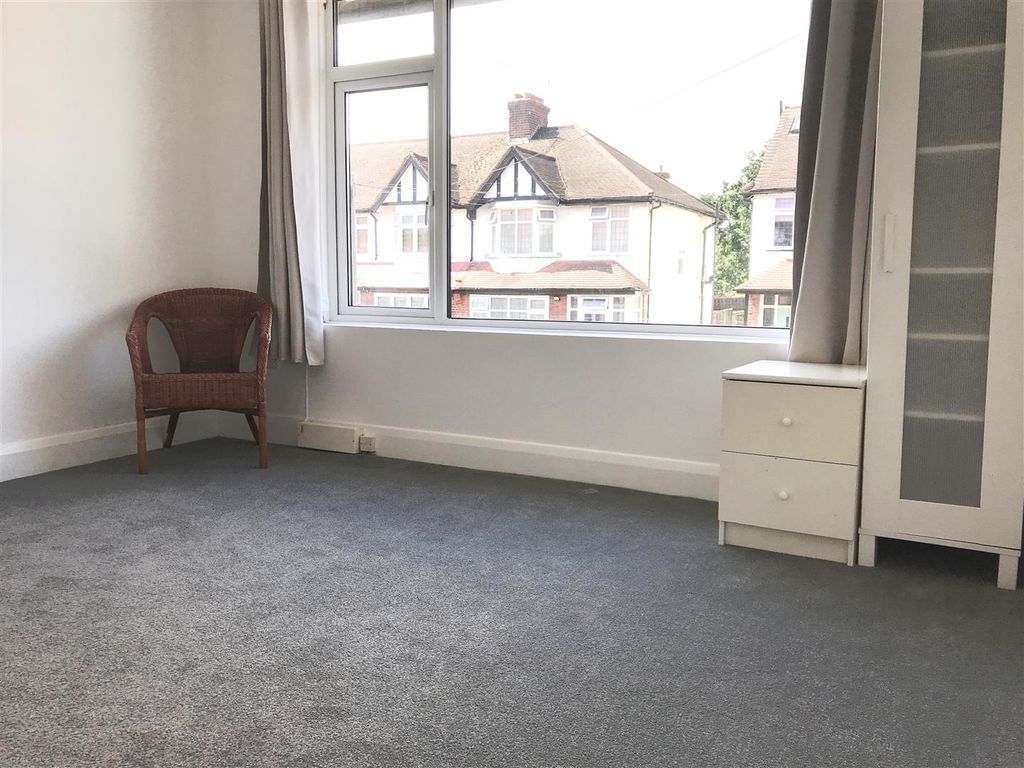 Property photo 2 of 9 Martin-Grove-18-005.Jpg