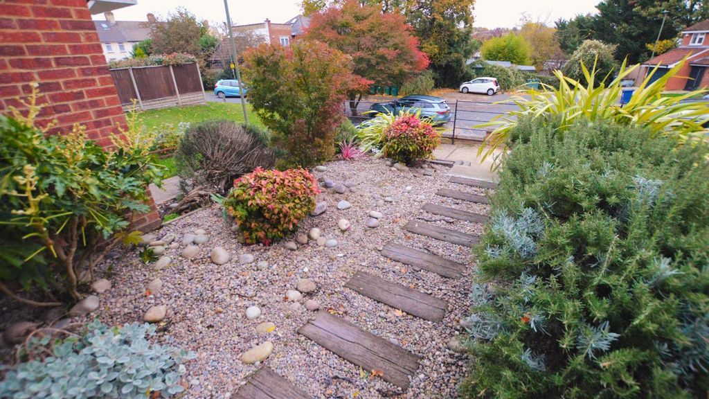 Property photo 2 of 11