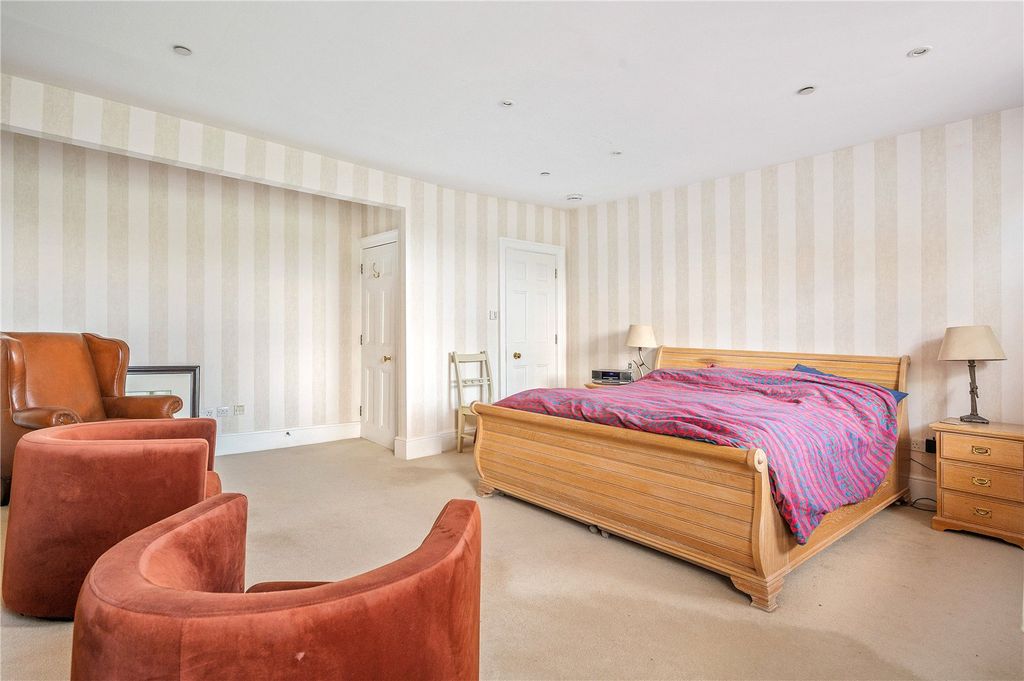 Property photo 3 of 23 Principal Bedroom