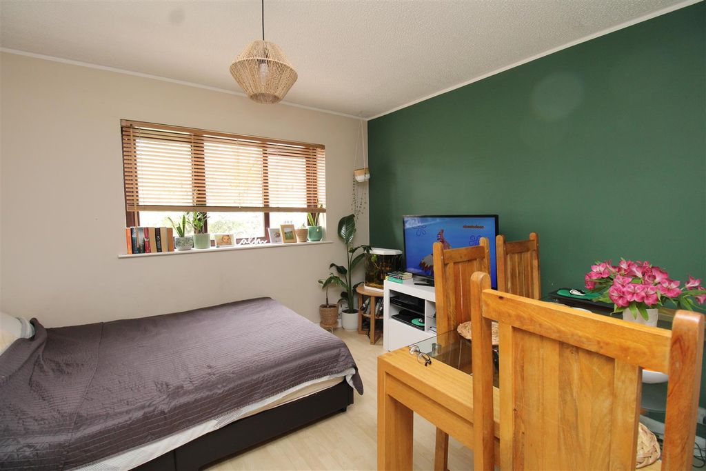 Property photo 3 of 6 Img_2809.Jpg