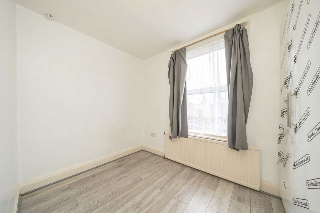 Property photo 3 of 5