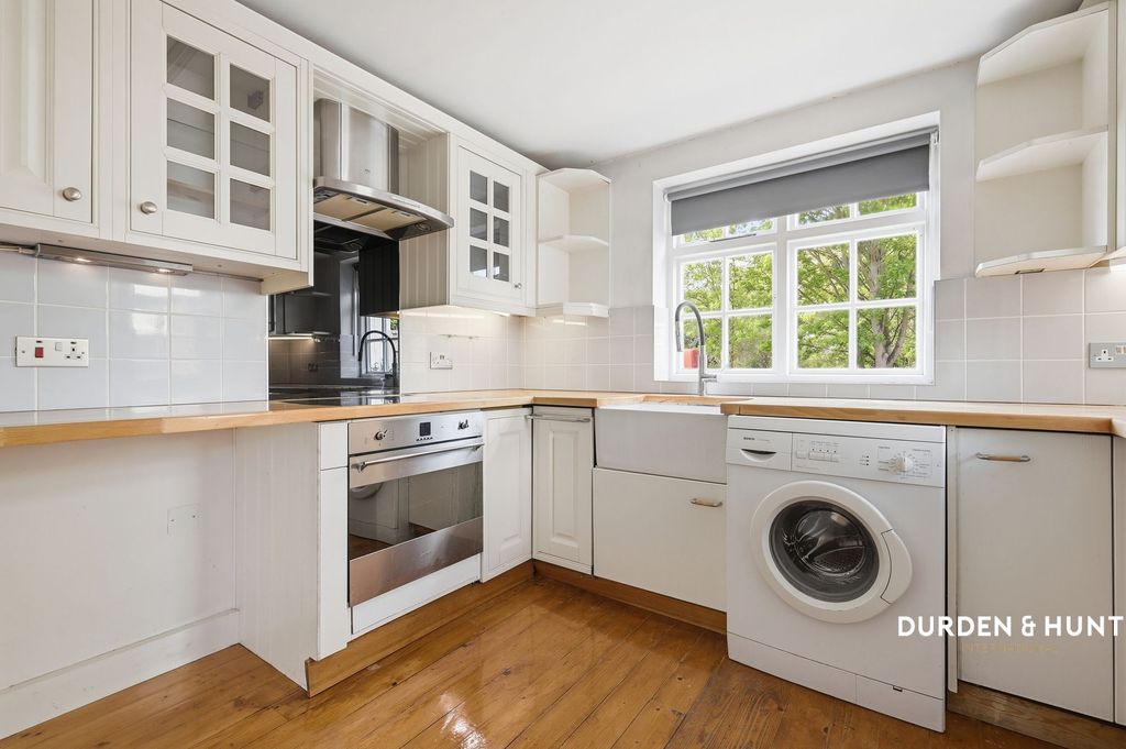 Additional image 5 of 2 bed flat for saleHigh Street, Ongar CM5